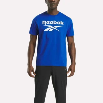 Camiseta de manga corta con cuello redondo y logo grande para hombre