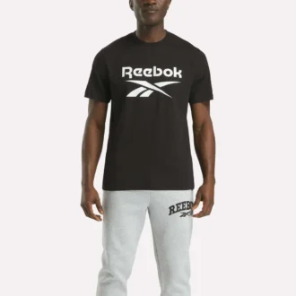 Camiseta de manga corta con cuello redondo y logo grande para hombre