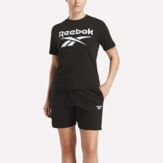Camiseta de manga corta con cuello redondo y logotipo grande para mujer