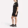 Camiseta de manga corta con cuello redondo y logotipo grande para mujer Camiseta de manga corta con cuello redondo y logotipo grande para mujer