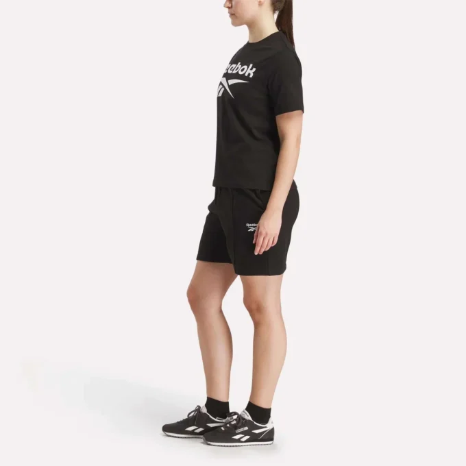 Camiseta de manga corta con cuello redondo y logotipo grande para mujer Camiseta de manga corta con cuello redondo y logotipo grande para mujer