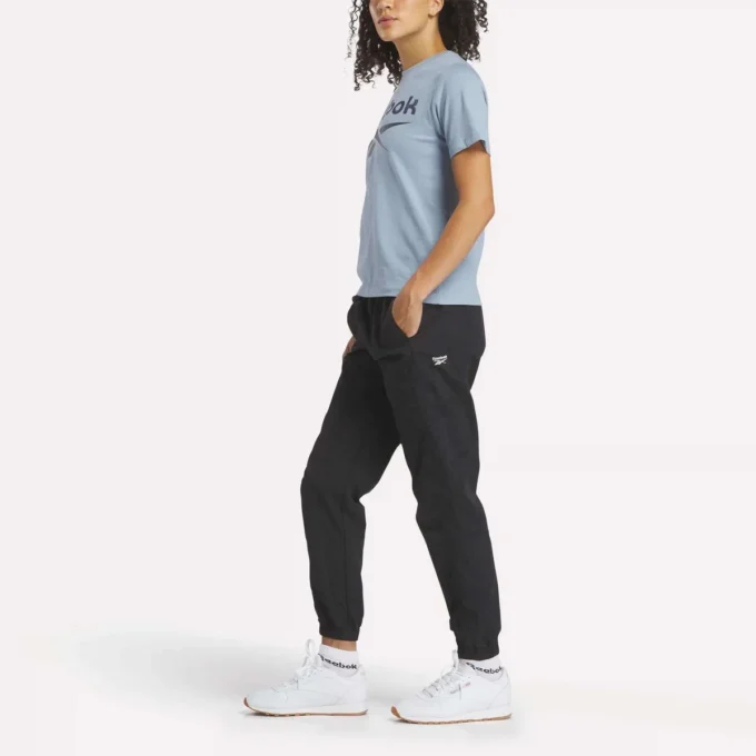 Camiseta de manga corta con cuello redondo y logotipo grande para mujer Camiseta de manga corta con cuello redondo y logotipo grande para mujer