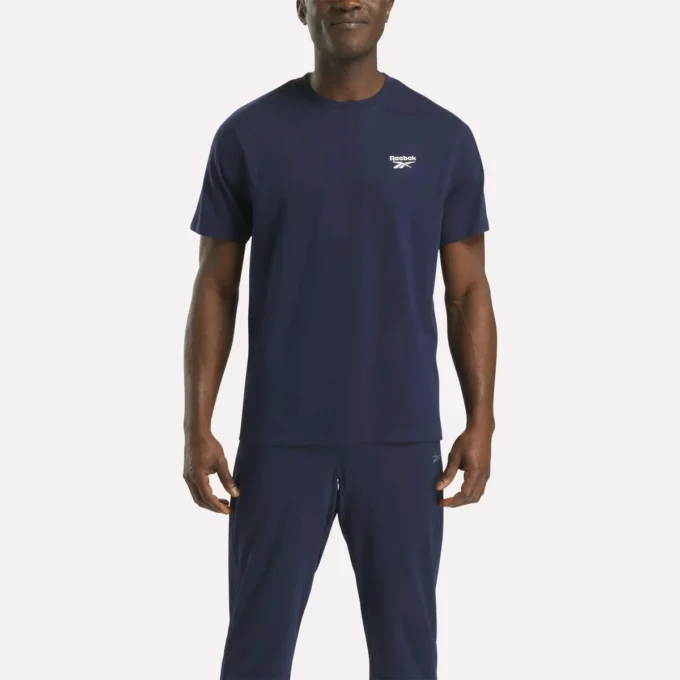 Camiseta de manga corta con cuello redondo y logotipo pequeño para hombre Camiseta de manga corta con cuello redondo y logotipo pequeño para hombre