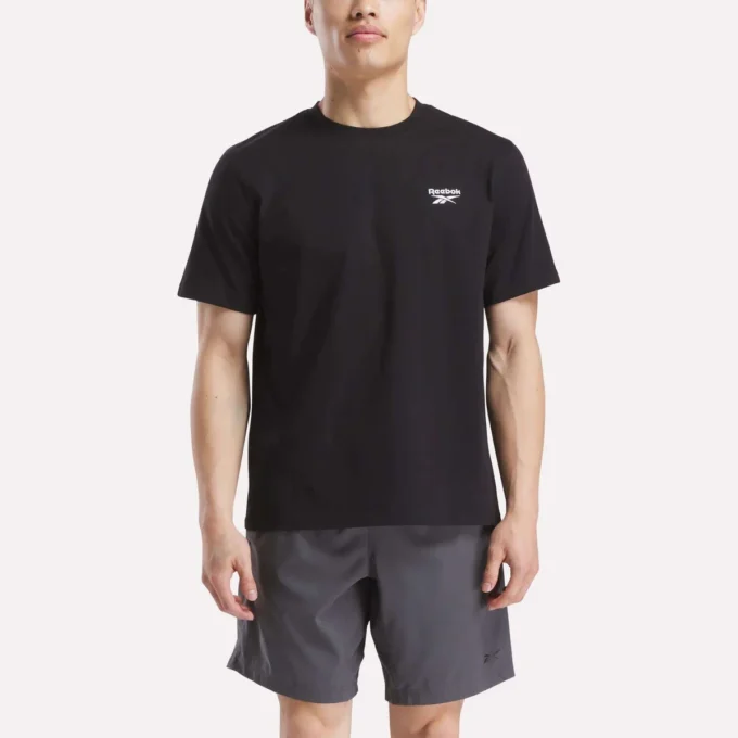 Camiseta de manga corta con cuello redondo y logotipo pequeño para hombre Camiseta de manga corta con cuello redondo y logotipo pequeño para hombre