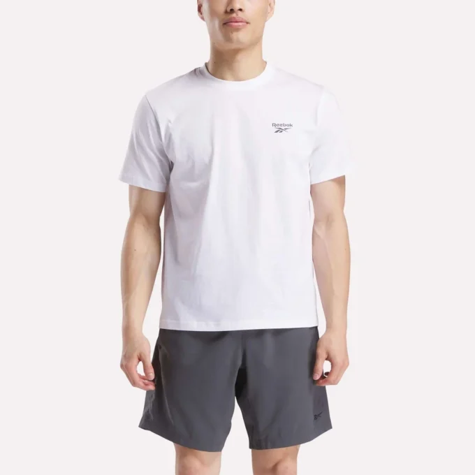 Camiseta de manga corta con cuello redondo y logotipo pequeño para hombre Camiseta de manga corta con cuello redondo y logotipo pequeño para hombre