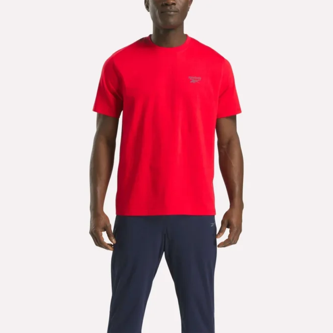 Camiseta de manga corta con cuello redondo y logotipo pequeño para hombre Camiseta de manga corta con cuello redondo y logotipo pequeño para hombre
