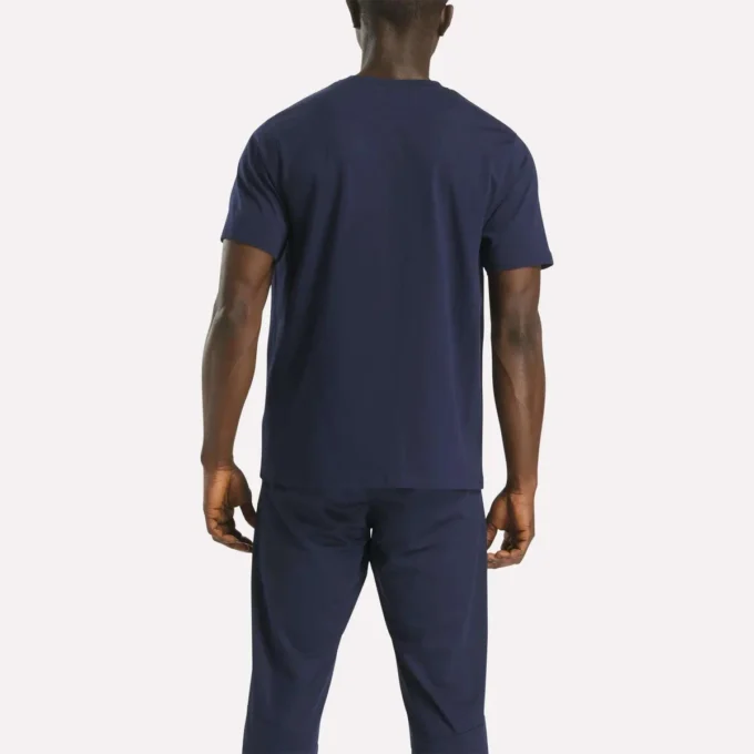 Camiseta de manga corta con cuello redondo y logotipo pequeño para hombre Camiseta de manga corta con cuello redondo y logotipo pequeño para hombre