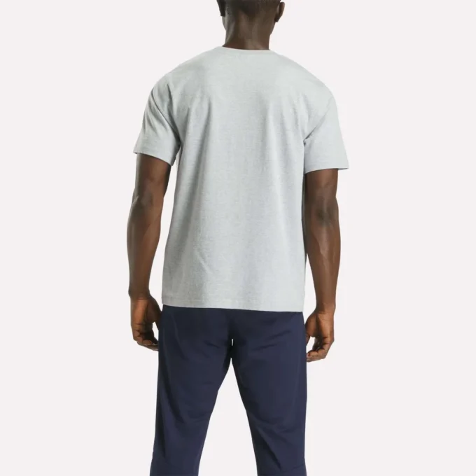 Camiseta de manga corta con cuello redondo y logotipo pequeño para hombre Camiseta de manga corta con cuello redondo y logotipo pequeño para hombre