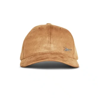 Gorra con insignia de ante