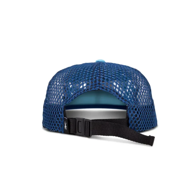 Gorra de running con visera plana ventilada
