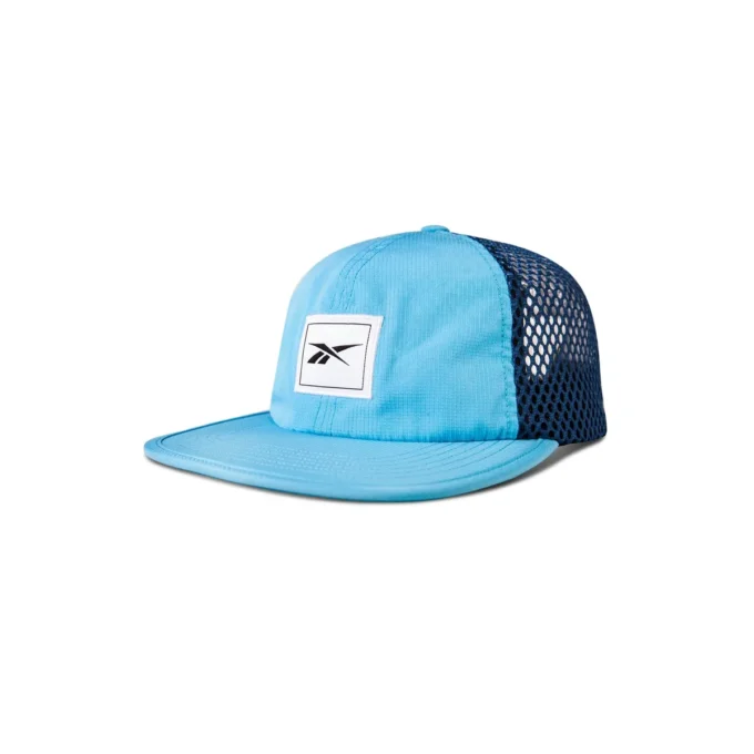 Gorra de running con visera plana ventilada