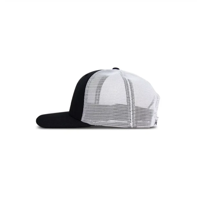 Gorra Trucker con parche tejido Vector Gorra Trucker con parche tejido Vector
