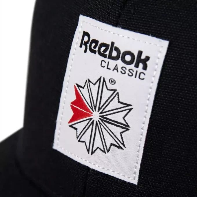 Gorra Trucker con parche tejido Vector Gorra Trucker con parche tejido Vector
