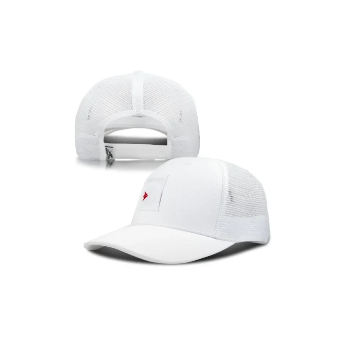 Gorra Trucker con parche tejido Vector Gorra Trucker con parche tejido Vector