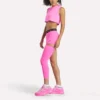 Mini shorts y manga Reebok x Angel Reese Mini shorts y manga Reebok x Angel Reese