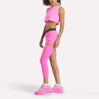 Mini shorts y manga Reebok x Angel Reese Mini shorts y manga Reebok x Angel Reese