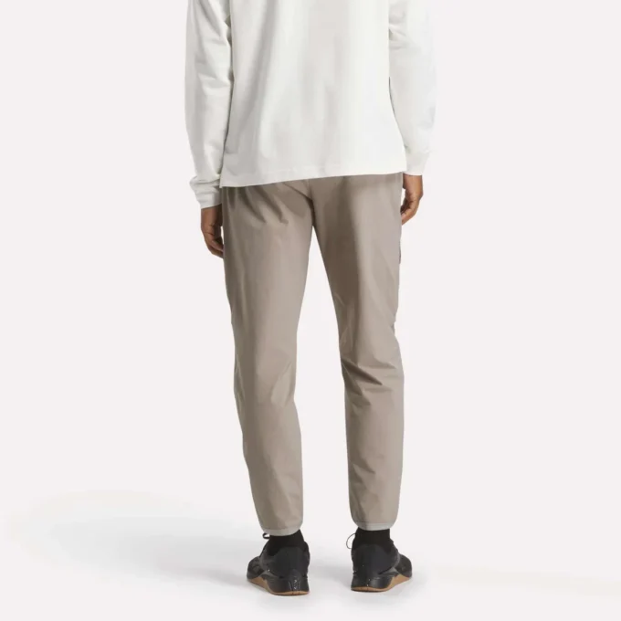 Pantalones cargo Active Collective SkyStretch Woven para hombre