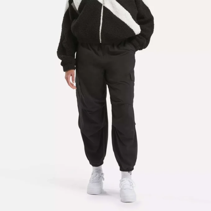 Pantalones cargo esenciales para el guardarropa femenino Pantalones cargo esenciales para el guardarropa femenino