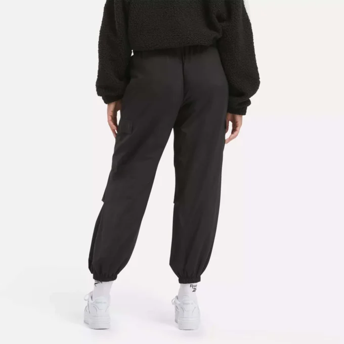 Pantalones cargo esenciales para el guardarropa femenino Pantalones cargo esenciales para el guardarropa femenino