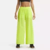 Pantalones clásicos con volumen para mujer Pantalones clásicos con volumen para mujer