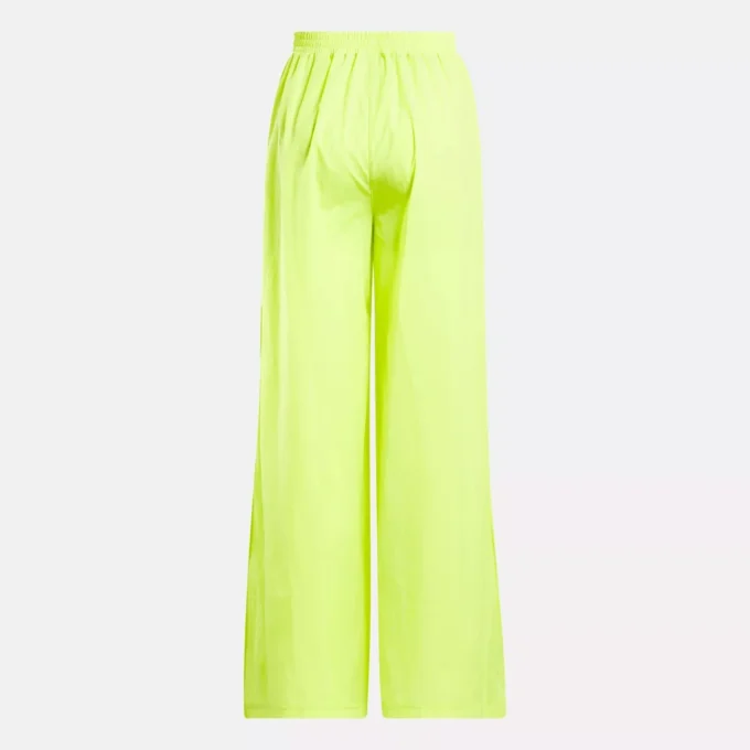 Pantalones clásicos con volumen para mujer Pantalones clásicos con volumen para mujer
