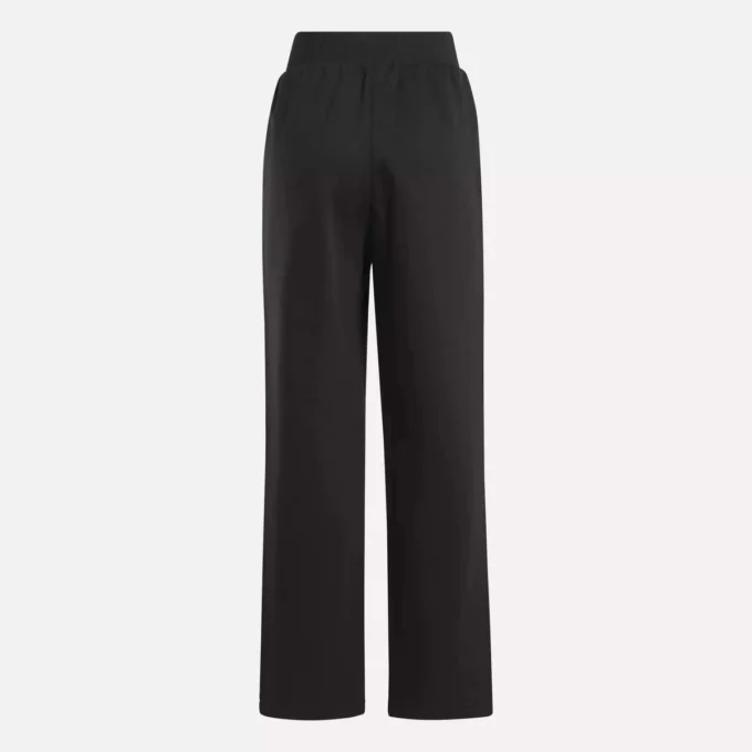 Pantalones de felpa clásicos imprescindibles para el armario femenino Pantalones de felpa clásicos imprescindibles para el armario femenino