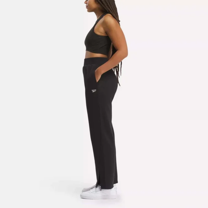 Pantalones de felpa clásicos imprescindibles para el armario femenino Pantalones de felpa clásicos imprescindibles para el armario femenino