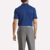 Polo con cuello adherido y bloques de color para hombre