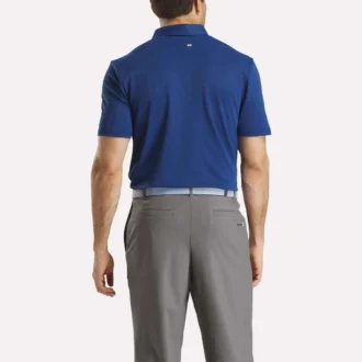 Polo con cuello adherido y bloques de color para hombre