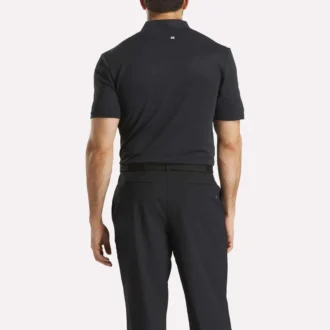 Polo con cuello adherido y bloques de color para hombre Polo con cuello adherido y bloques de color para hombre