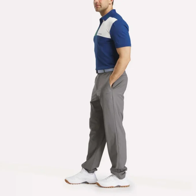 Polo con cuello adherido y bloques de color para hombre
