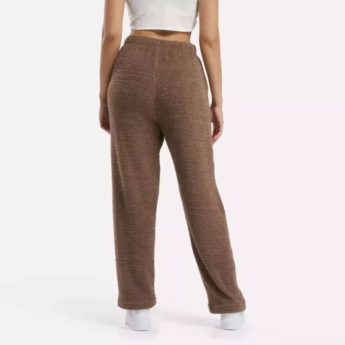 Prendas básicas para el armario femenino Pantalones cómodos Prendas básicas para el armario femenino Pantalones cómodos