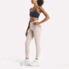 Sujetador con tirantes Core para mujer: sujeción media Sujetador con tirantes Core para mujer: sujeción media
