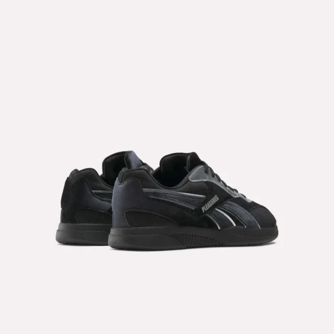 Zapatillas Hammer Street de Reebok x PLEASURES Zapatillas Hammer Street de Reebok x PLEASURES