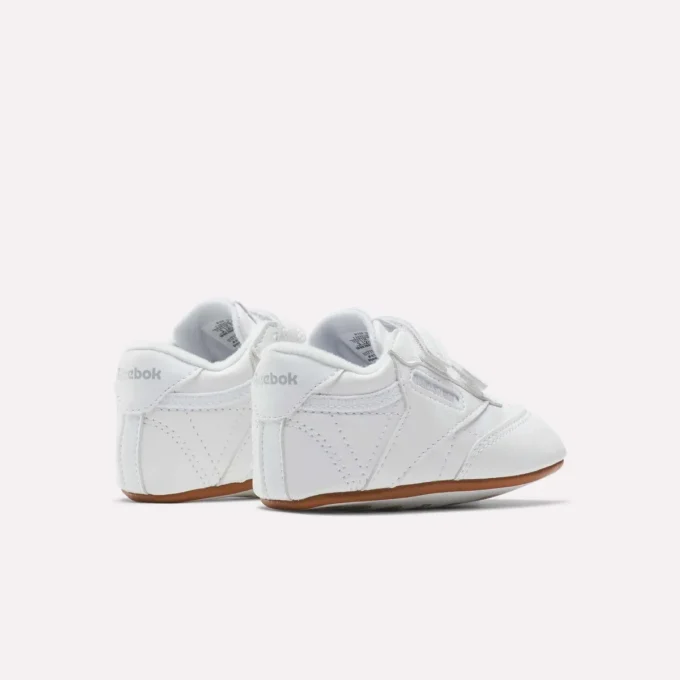 Zapatos Club C Crib para niños: bebés y niños pequeños Zapatos Club C Crib para niños: bebés y niños pequeños